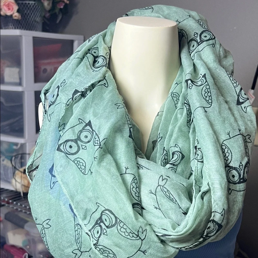Rue21 Mint Owl Print Scarf